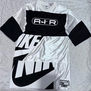 Nike Black and White Graphic Jersey